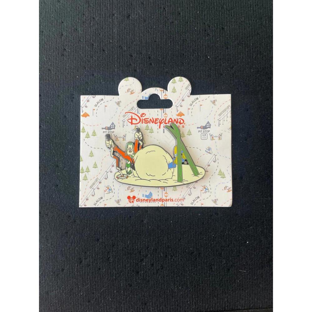 Disneyland Paris goofy ski pin